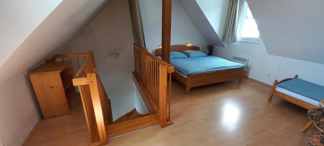 Horní Mísečky 3kk mezonet E25 u sjezdovky Skiareál, max 6 osob Horni Misecky Exterior foto