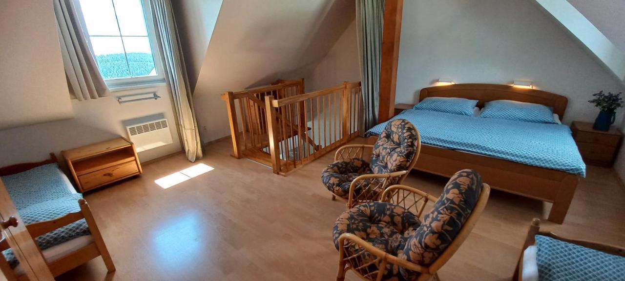 Horní Mísečky 3kk mezonet E25 u sjezdovky Skiareál, max 6 osob Horni Misecky Exterior foto