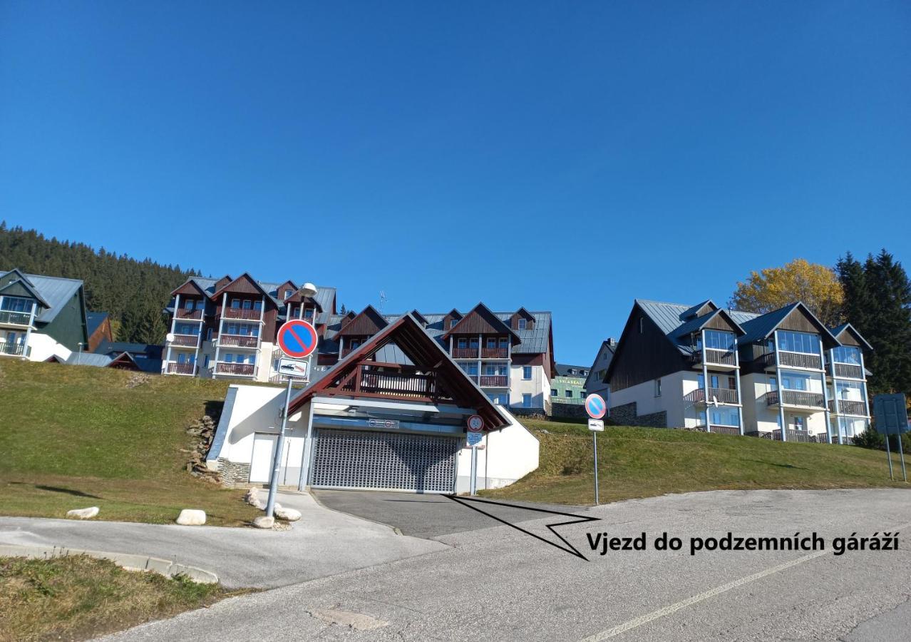 Horní Mísečky 3kk mezonet E25 u sjezdovky Skiareál, max 6 osob Horni Misecky Exterior foto
